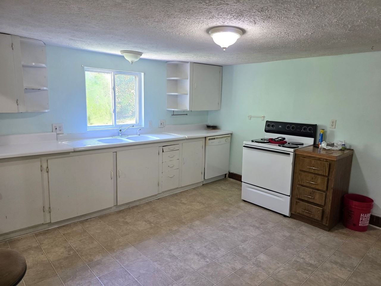 122 Rolling Hill Dr - Photo 7 of 12