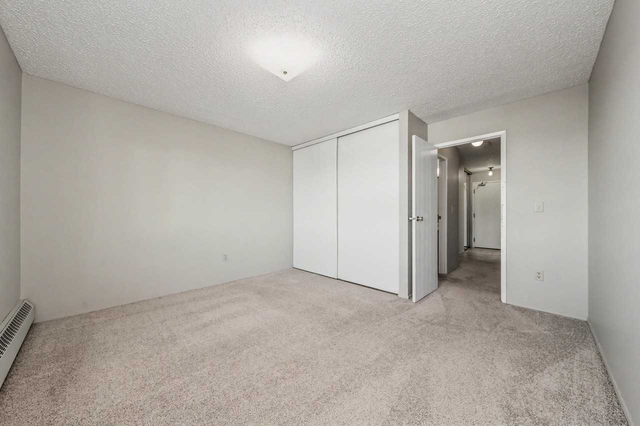 Ivory Arms Apartments - Photo 7 of 18