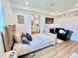 featured image of 685 W 4th St