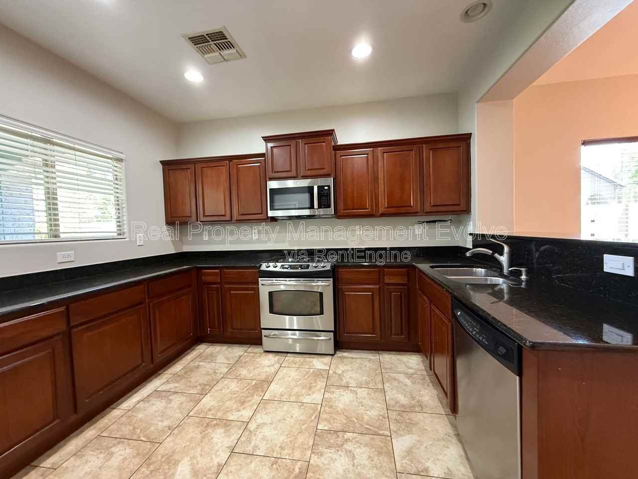 27516 N 17th Ln - Photo 7 of 37