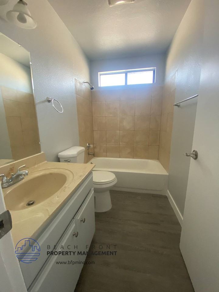 867 W. 1st St. - Photo 2 of 18