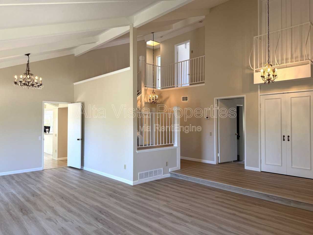 12480 Escala Ln - Photo 7 of 44