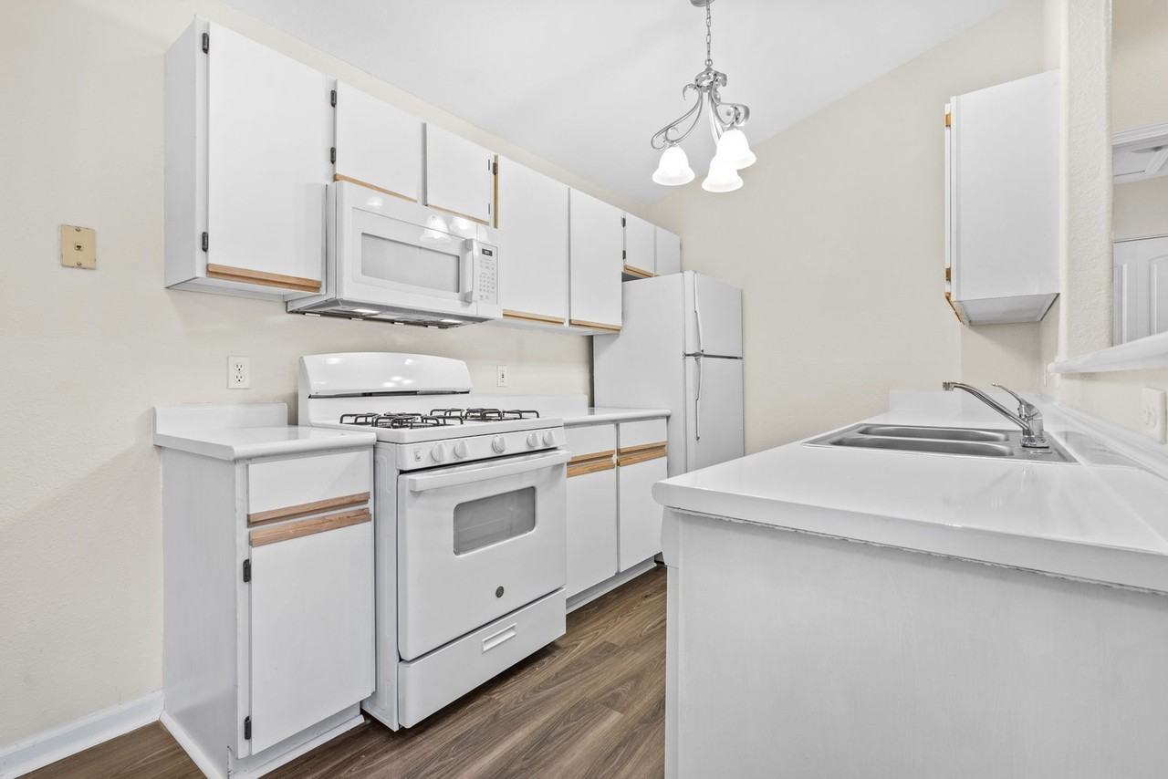 1101 Linden Ln #1051 - Photo 2 of 12