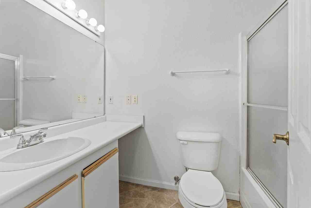 1101 Linden Ln #1051 - Photo 5 of 12