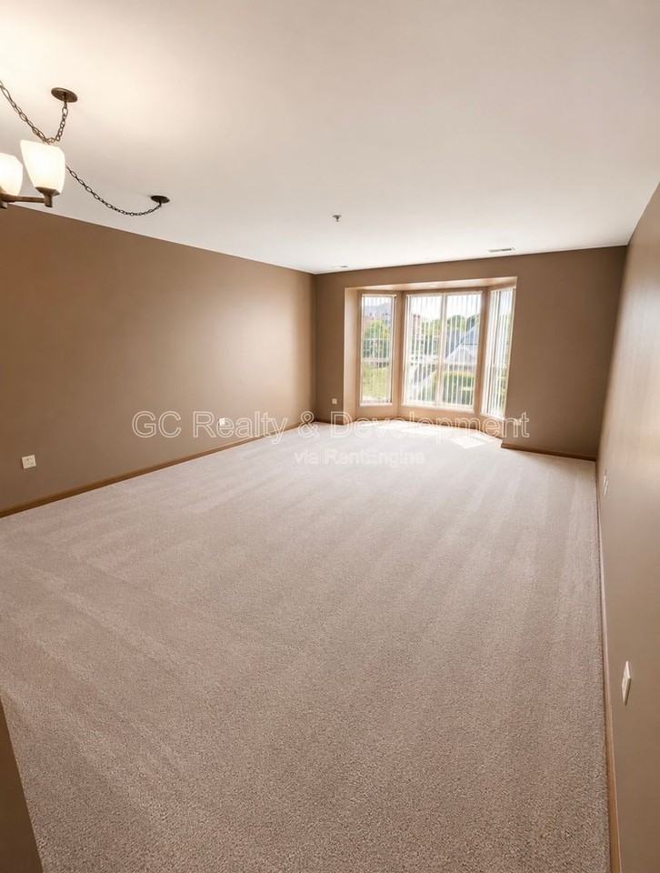 57 E Hattendorf Ave #301 - Photo 3 of 19