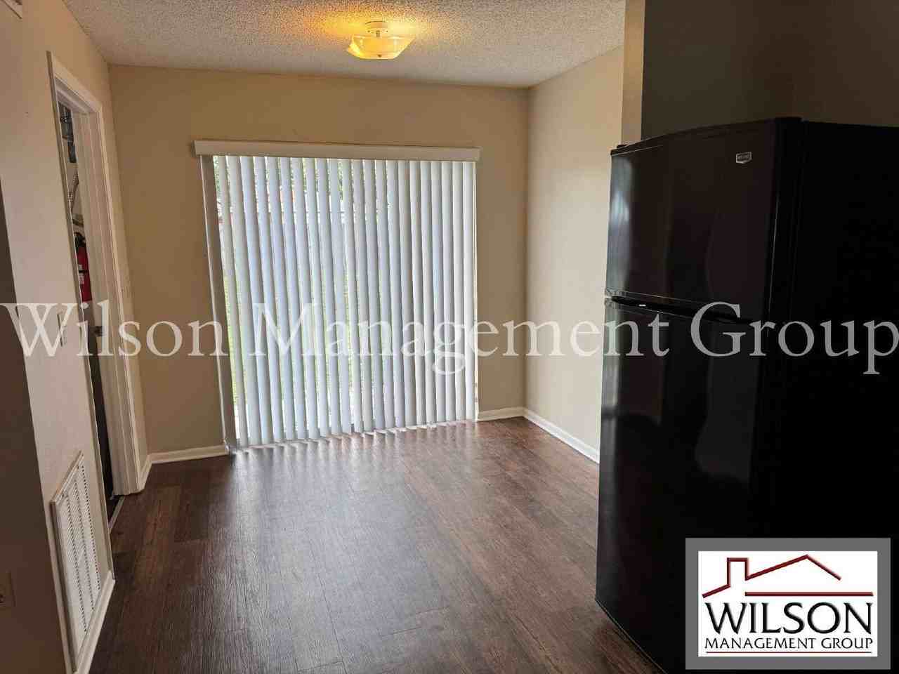 10039 Massey St - Photo 5 of 17