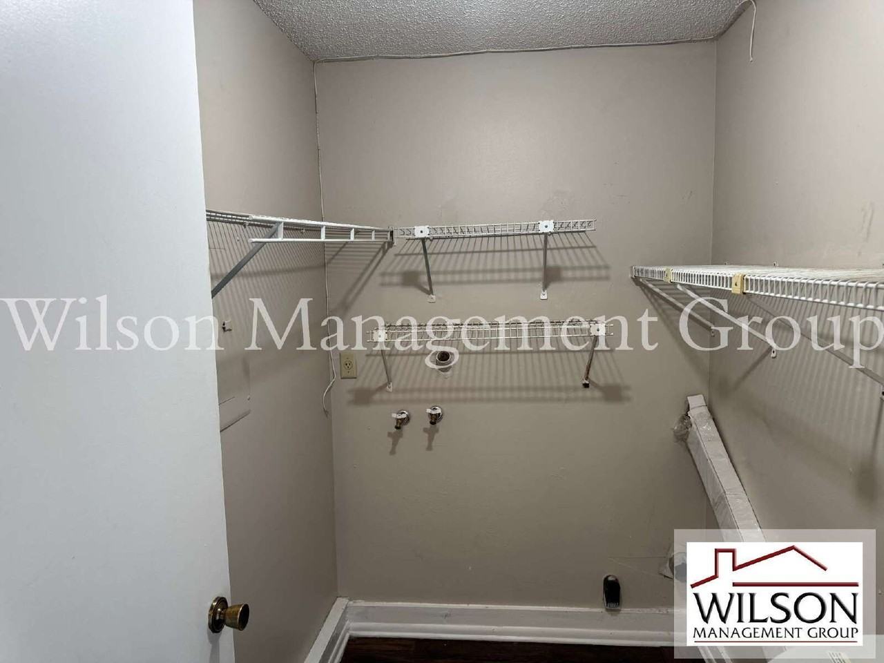 10039 Massey St - Photo 6 of 17