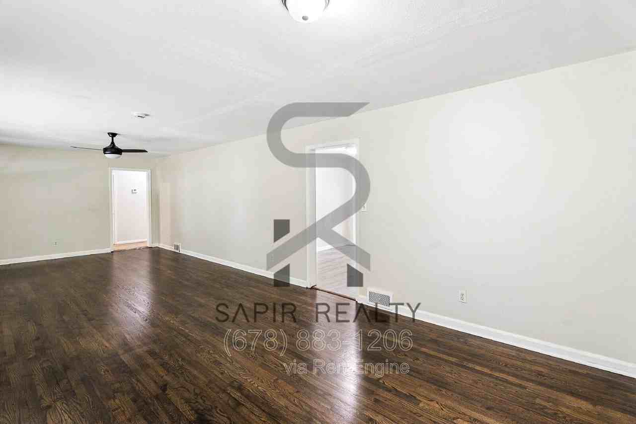 2620 Wiggins St - Photo 4 of 16