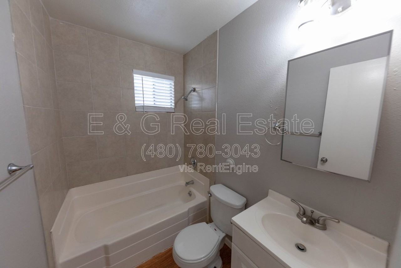 563 N Cherry - Photo 7 of 10