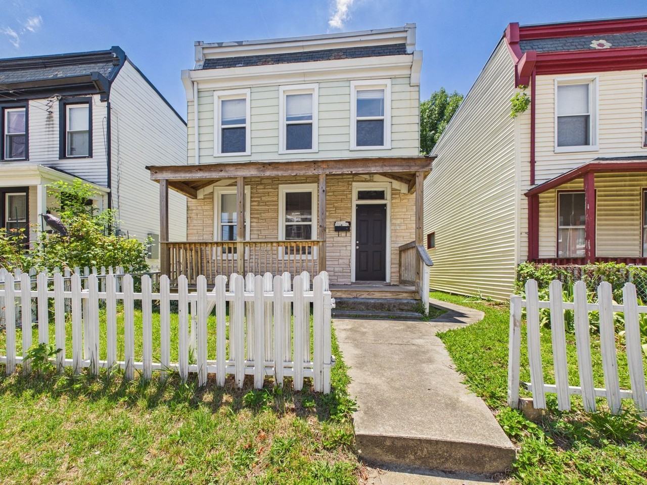 207 Welford St - Photo 2 of 17