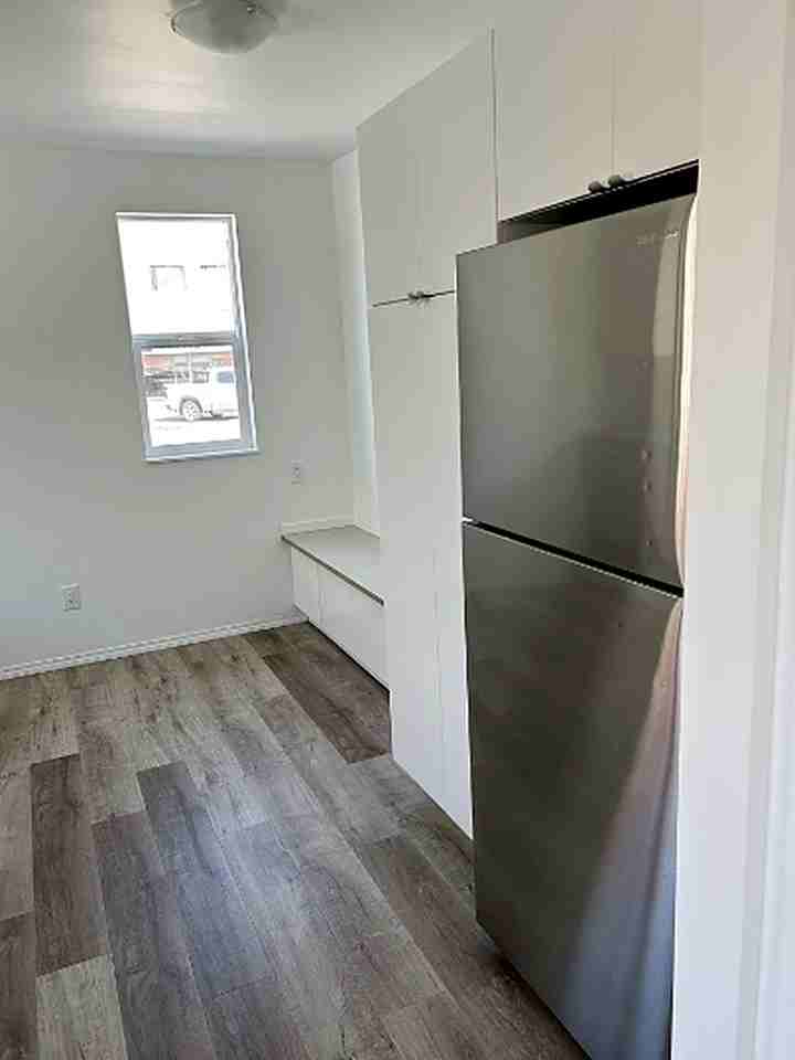 SF236 | 1 MONTH FREE | Spacious 3 Bedroom Basement Suite – Highlands - Photo 3 of 43