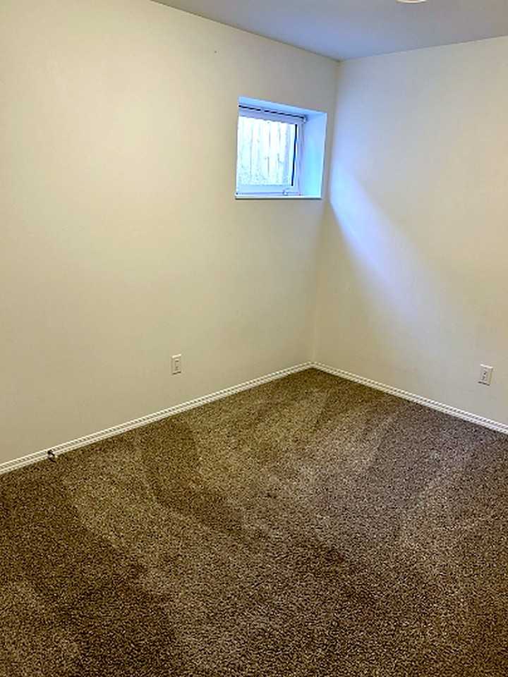 SF236 | 1 MONTH FREE | Spacious 3 Bedroom Basement Suite – Highlands - Photo 7 of 43