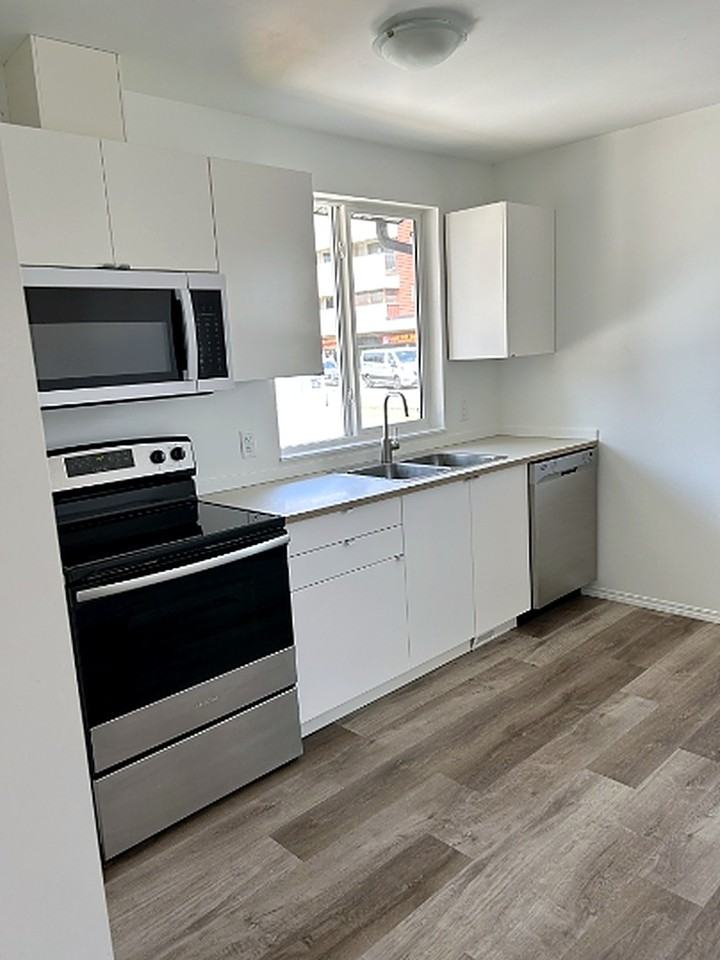 SF236 | 1 MONTH FREE | Spacious 3 Bedroom Basement Suite – Highlands - Photo 5 of 43