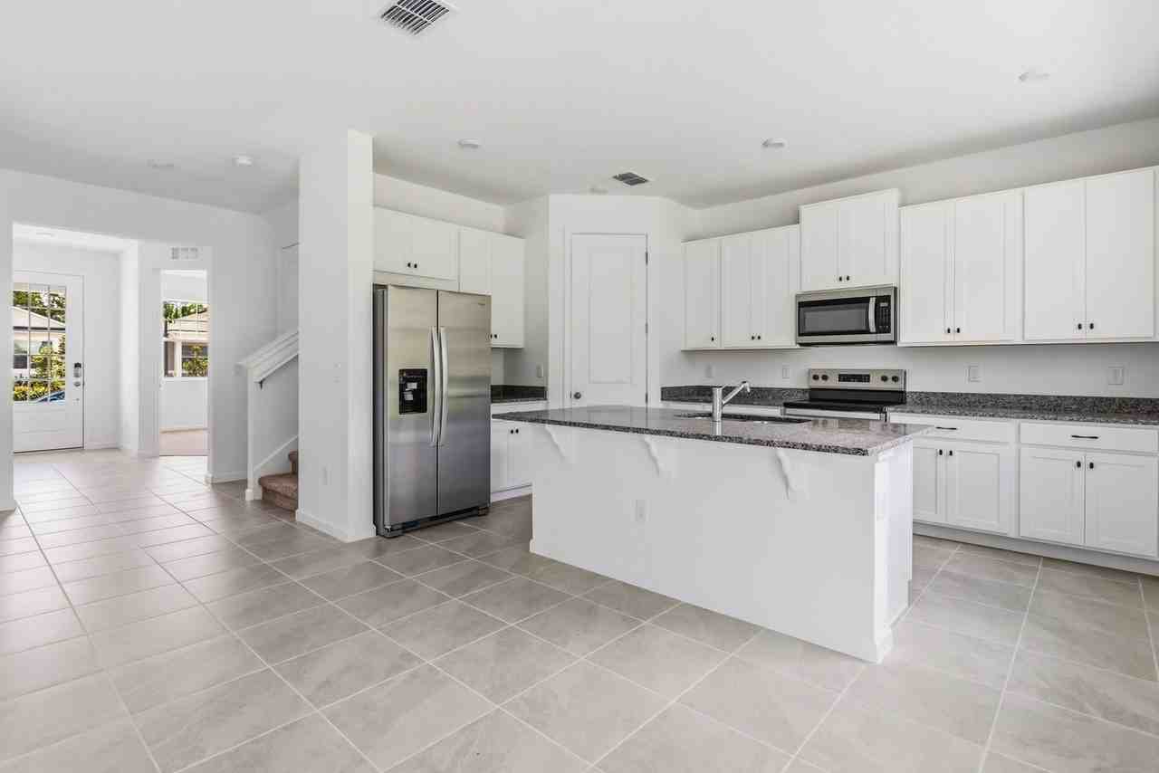 13234 Generations Ave - Photo 7 of 37