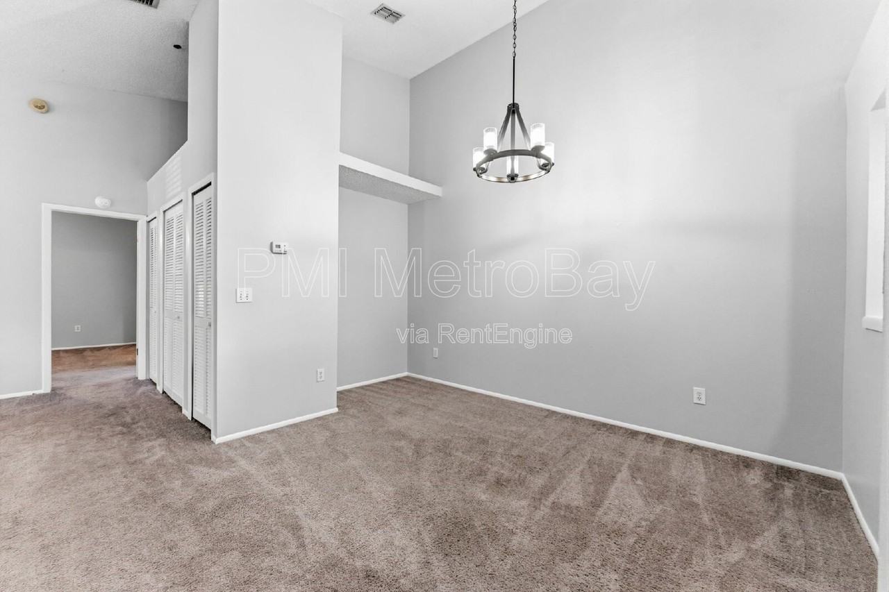 11830 Skylake Pl #12 - Photo 4 of 40
