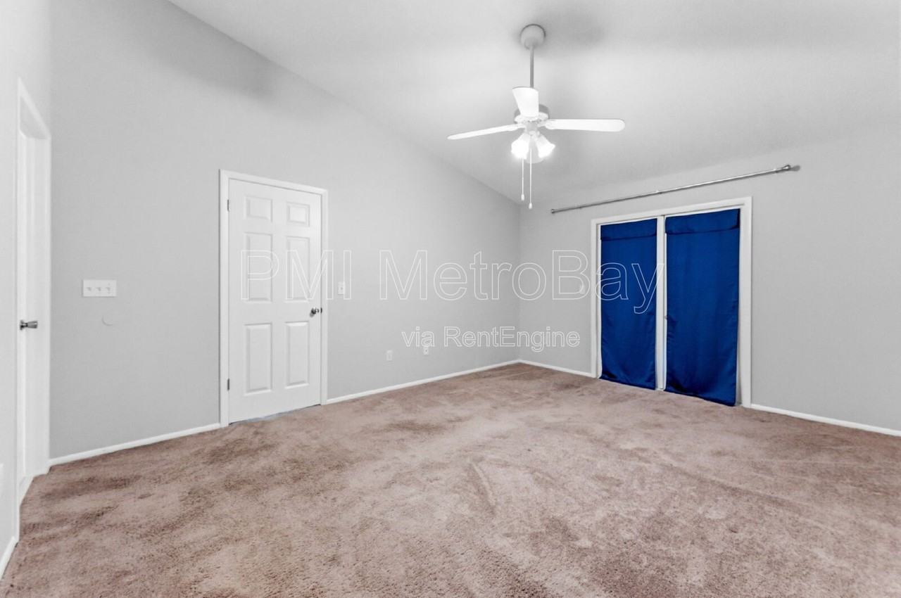 11830 Skylake Pl #12 - Photo 5 of 40