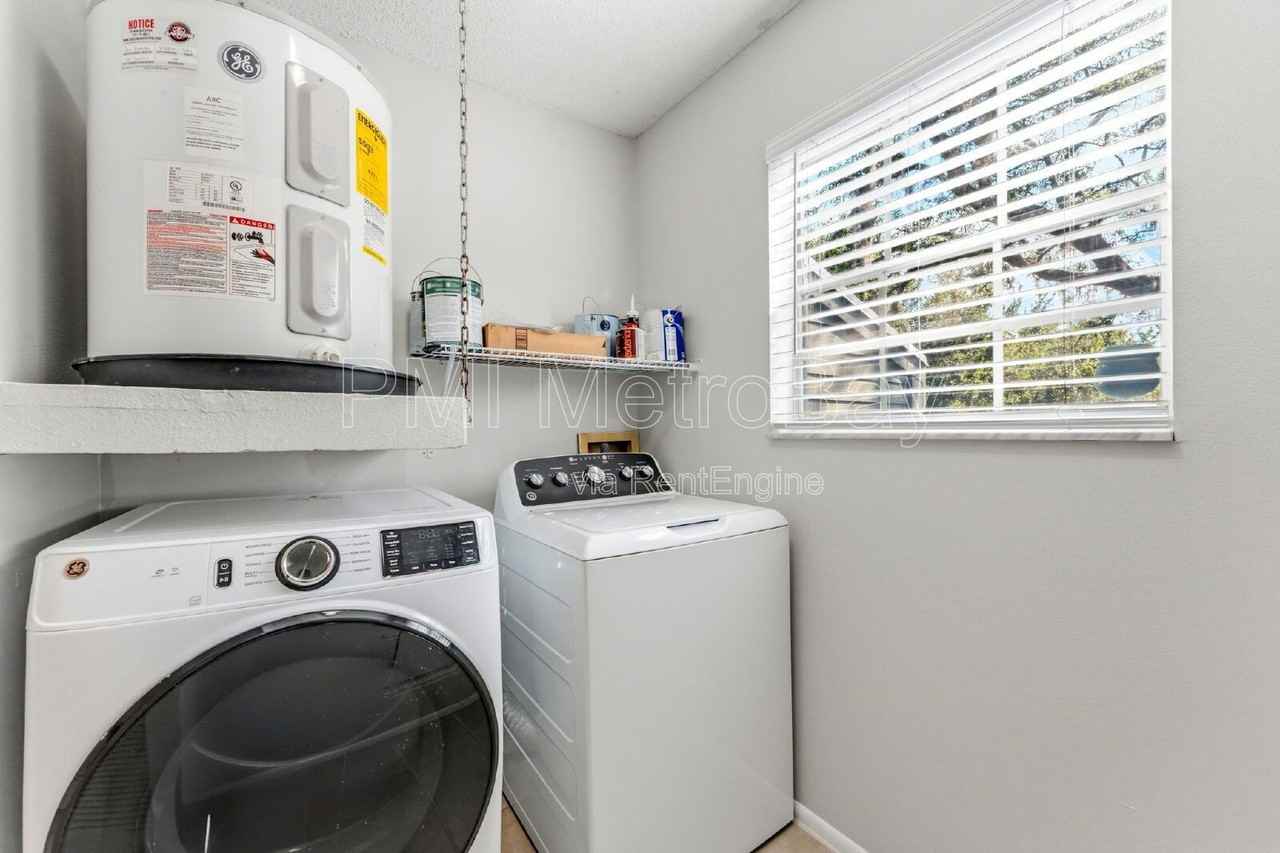 11830 Skylake Pl #12 - Photo 6 of 40