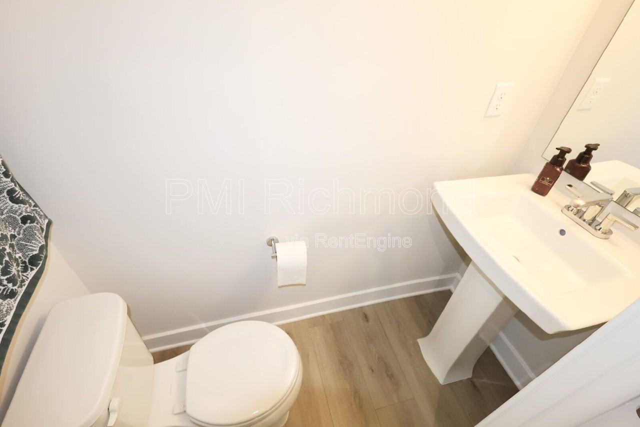 2854 Calgary Ln - Photo 6 of 25