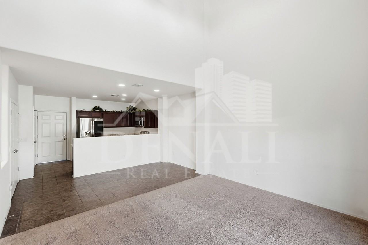 4162 N Thurston Ln #100 - Photo 6 of 36