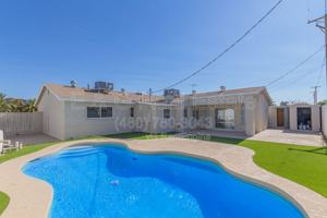 featured image of 1332 N 71st St