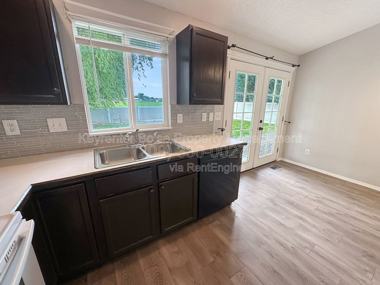 1017 W Edwards Ave - Photo 6 of 16