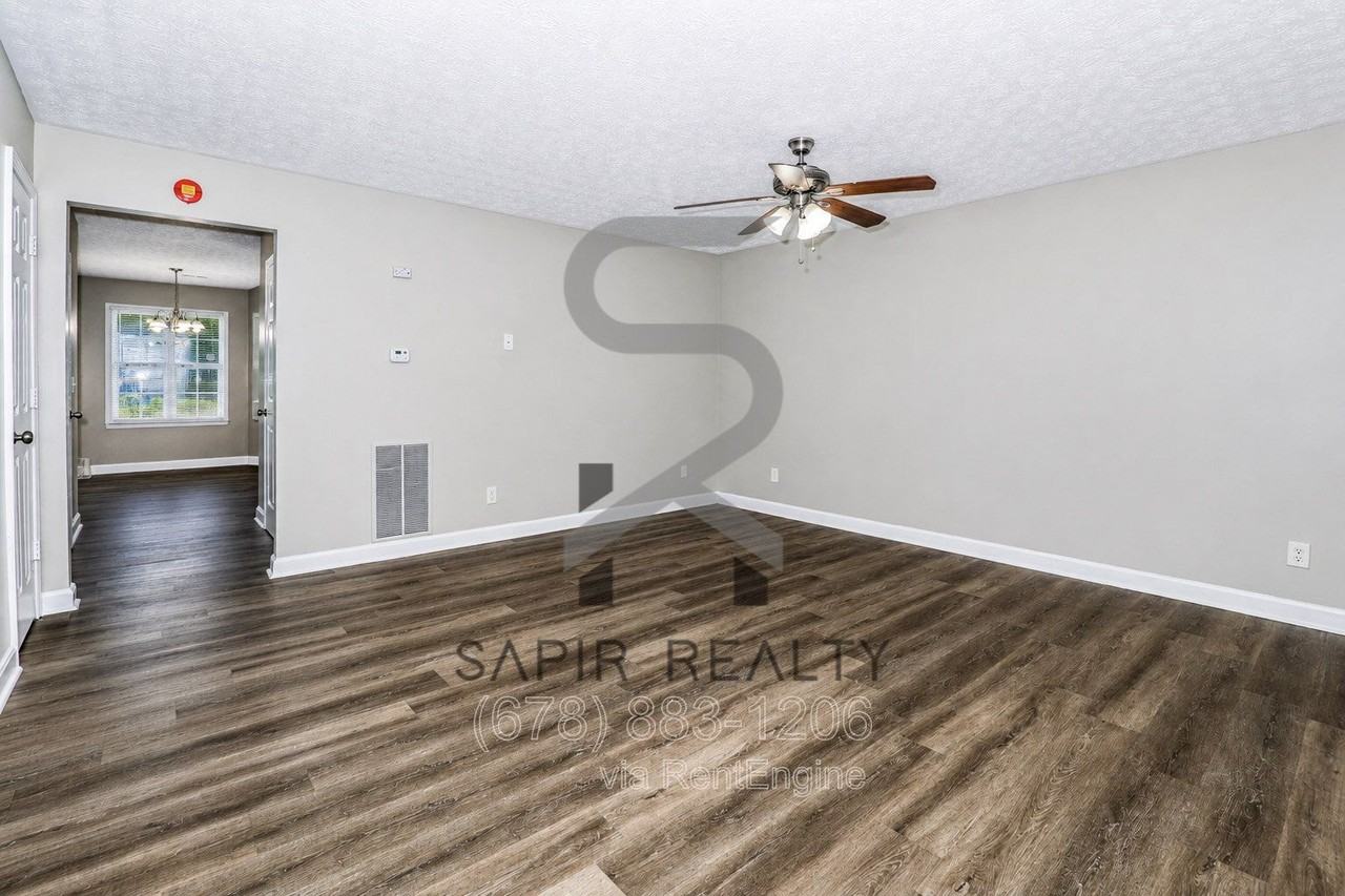 5791 Strathmoor Manor Cir - Photo 2 of 16