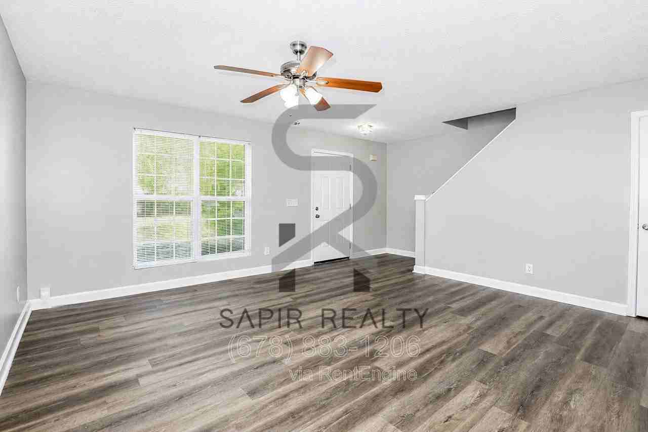 5791 Strathmoor Manor Cir - Photo 3 of 16