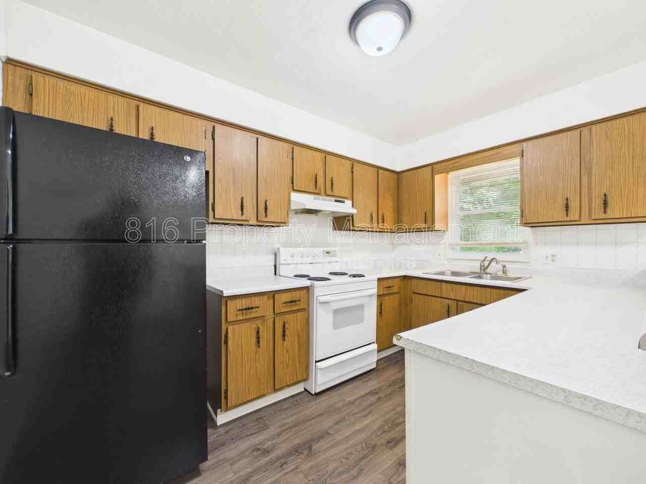 2835 Tepee Ave - Photo 7 of 24