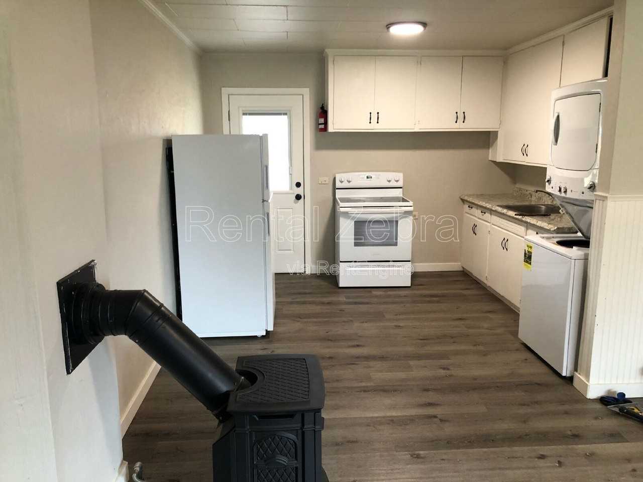 1332 Ne Del Norte Ave - Photo 2 of 11