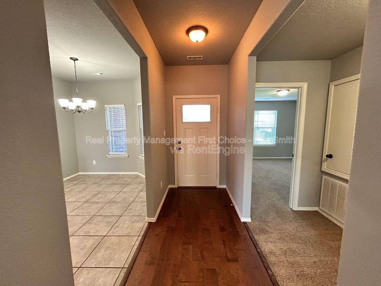 423 Ridge Point Dr - Photo 4 of 27