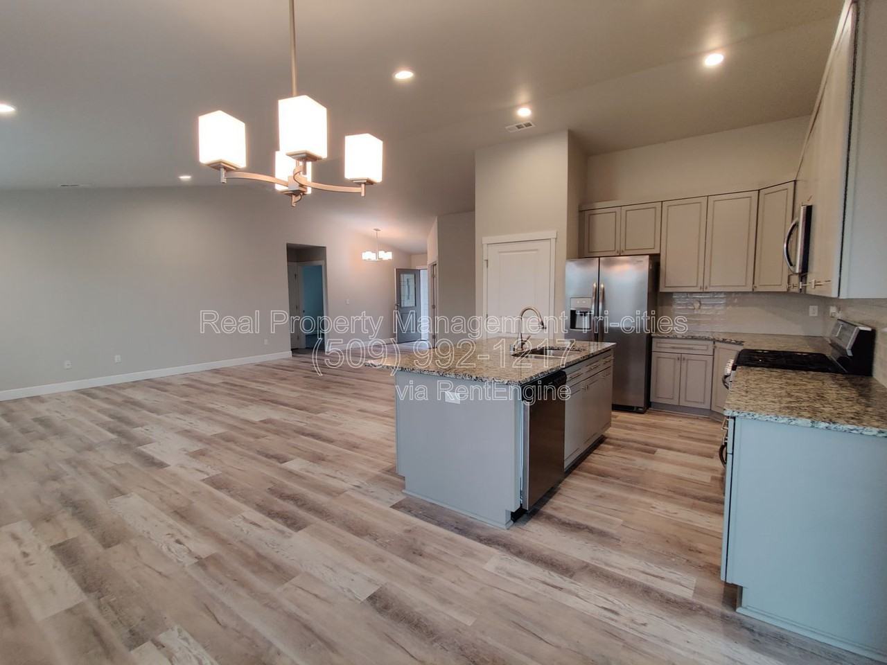 8209 Coldwater Dr - Photo 5 of 13