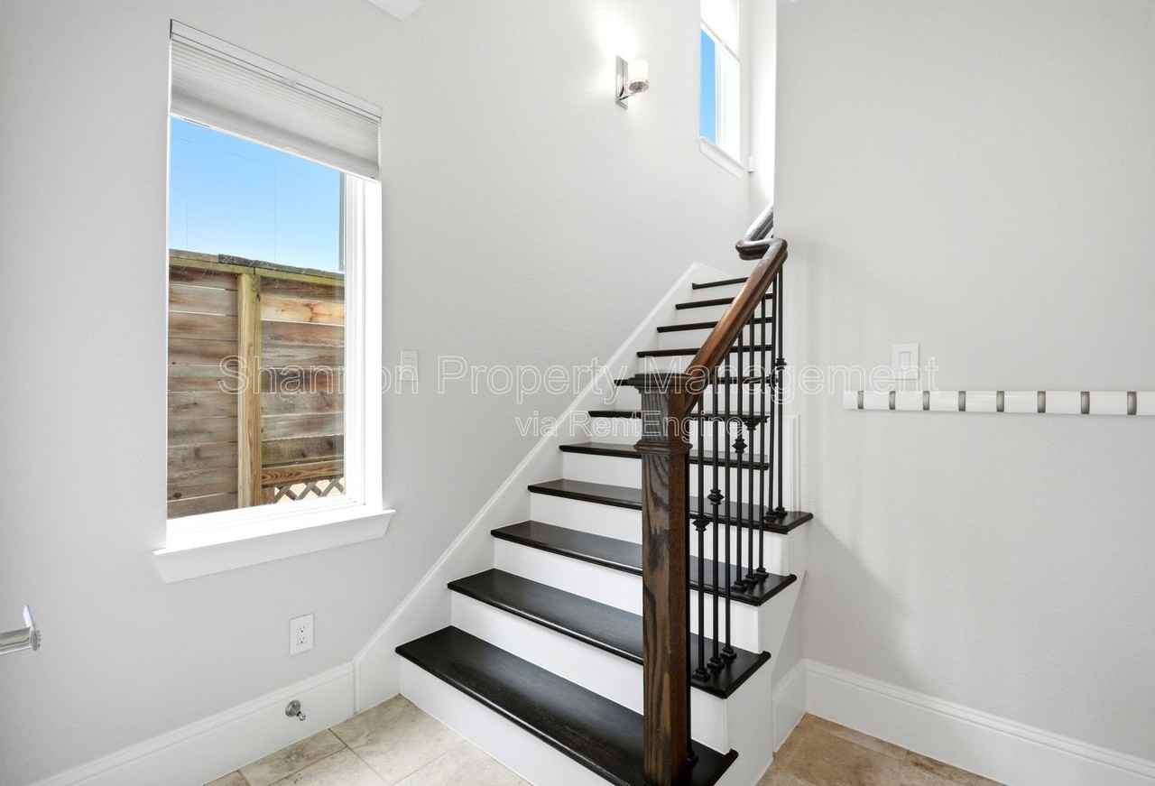 2119 Taft St - Photo 4 of 28
