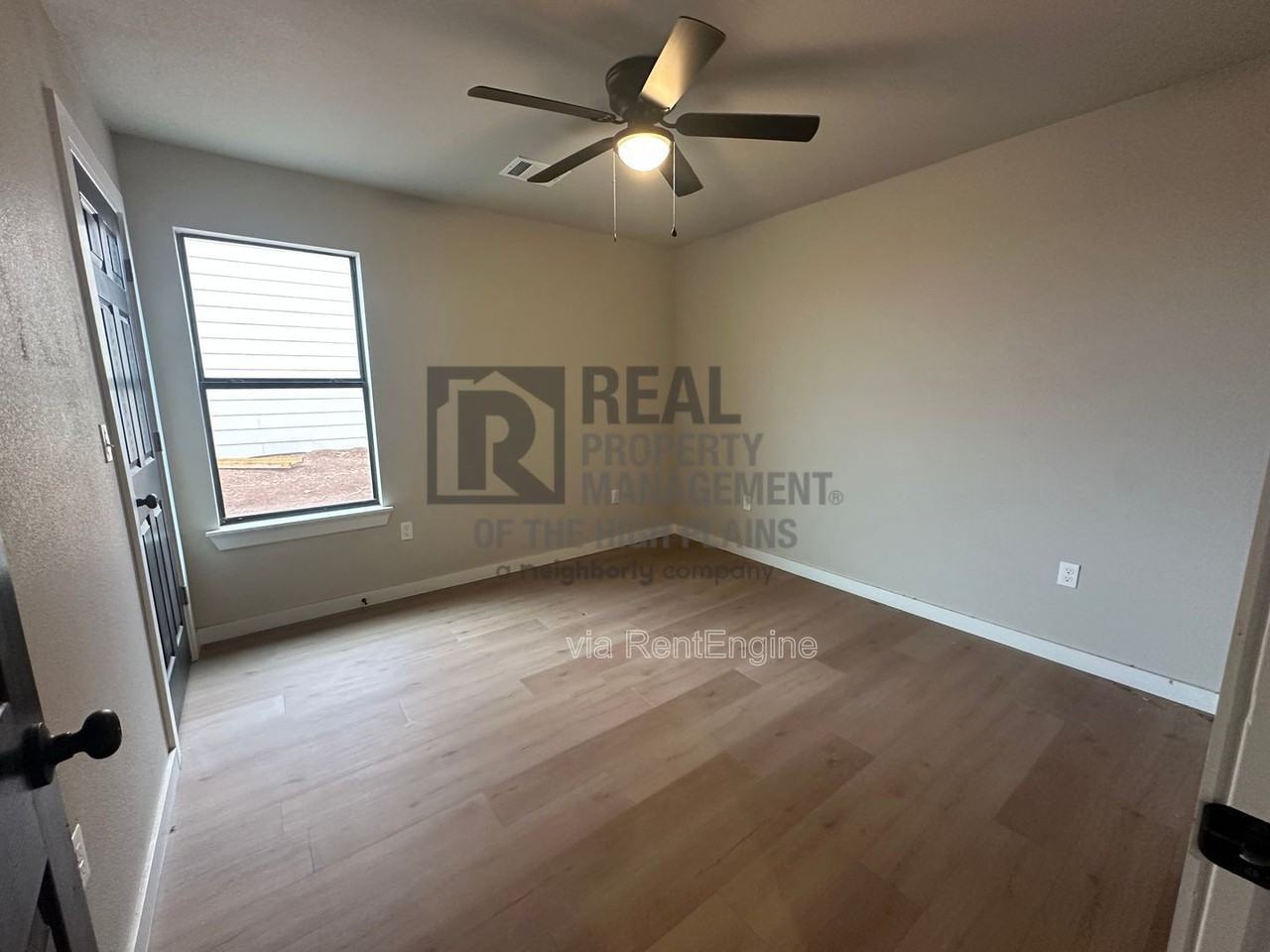 4780 Clive Ave #3 - Photo 3 of 9