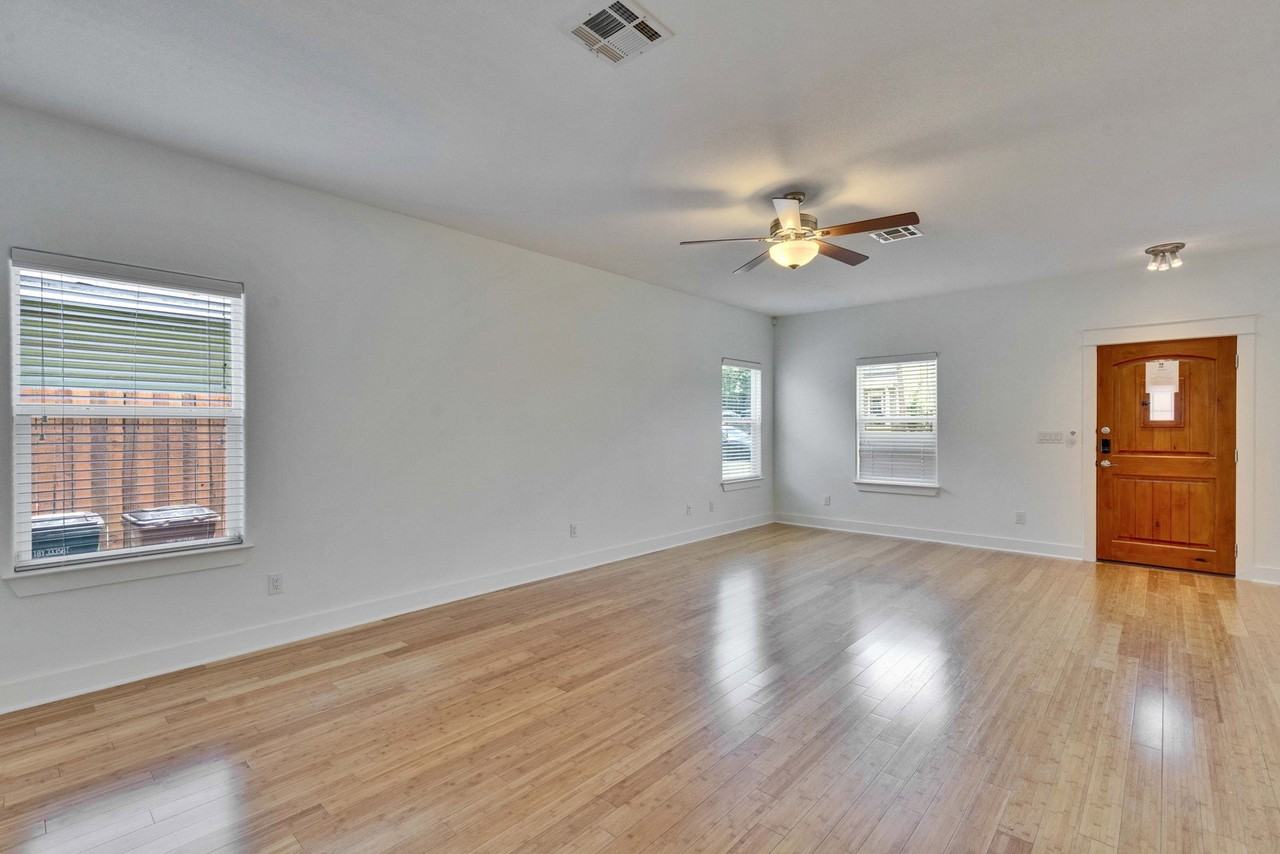 2902 E 13th St - Photo 2 of 50