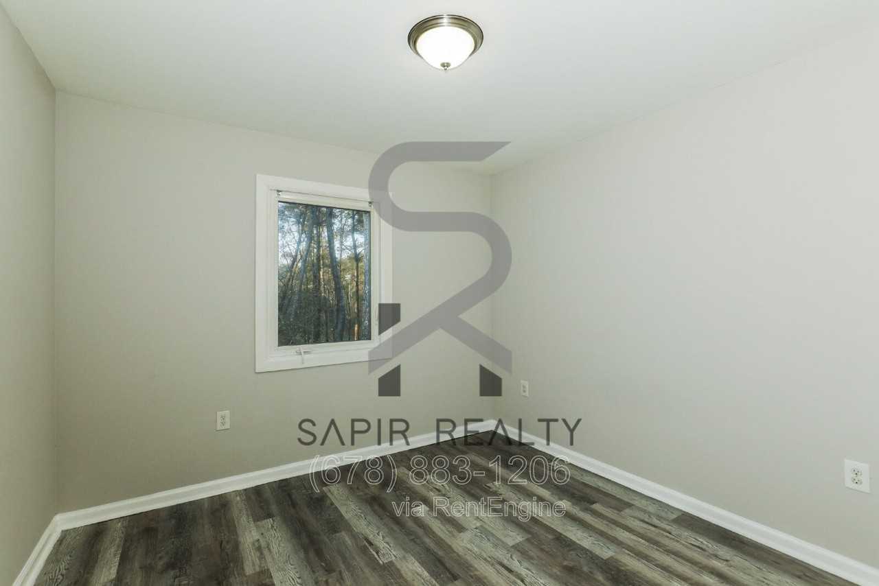 166 Anderson Ave Nw #B04 - Photo 7 of 12