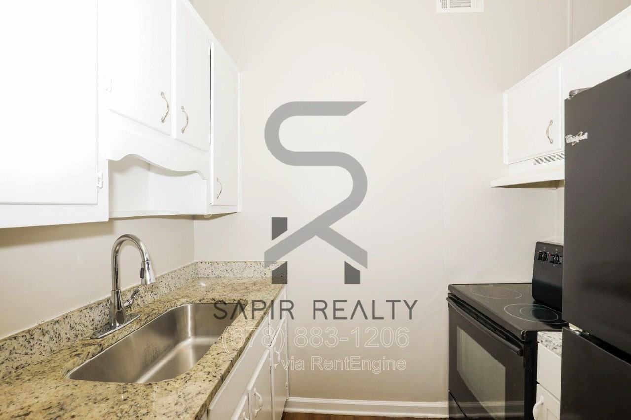 1055 Pine St Ne - Photo 6 of 16