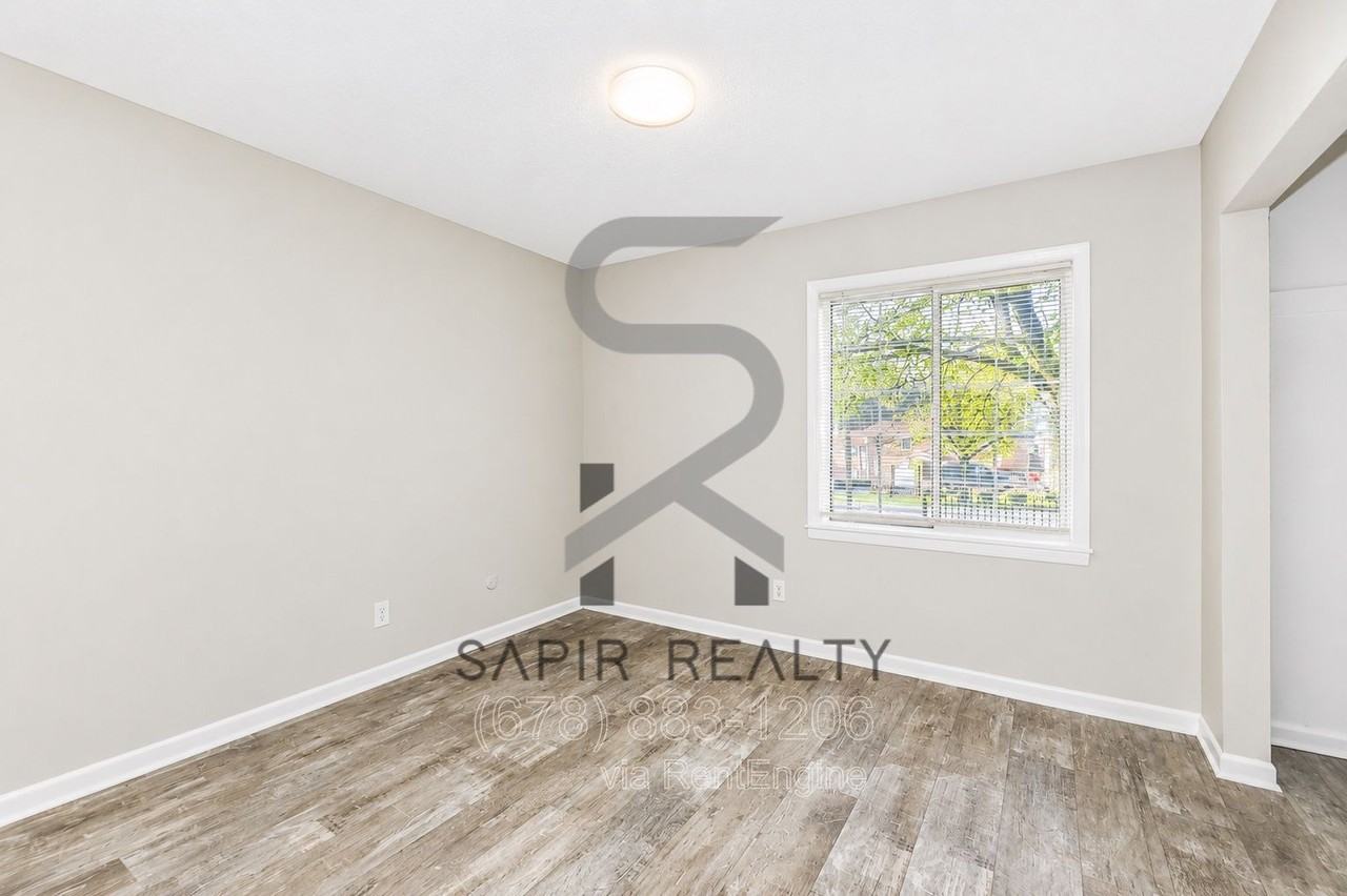 2045 Alison Ct Sw #4 - Photo 7 of 16