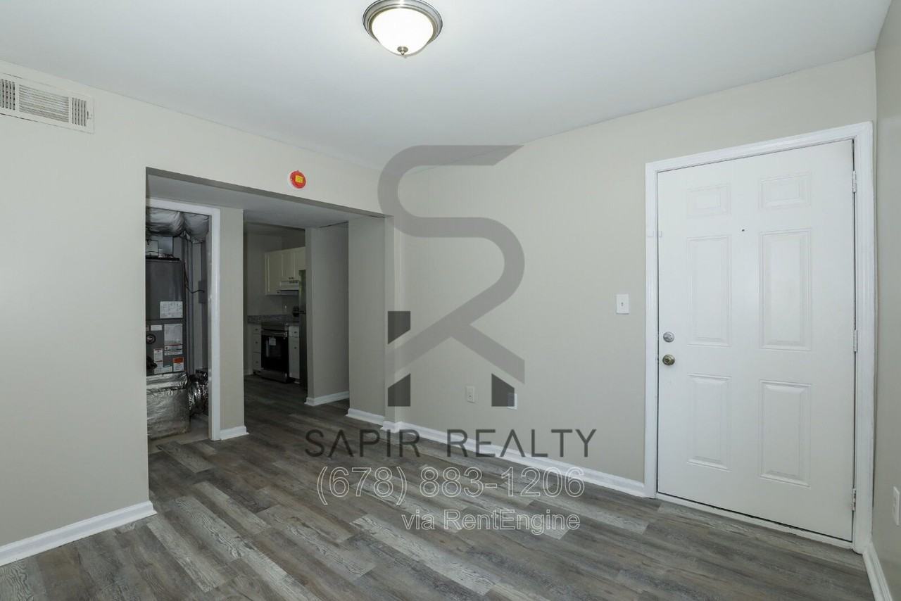 166 Anderson Ave Nw #B18 - Photo 3 of 12