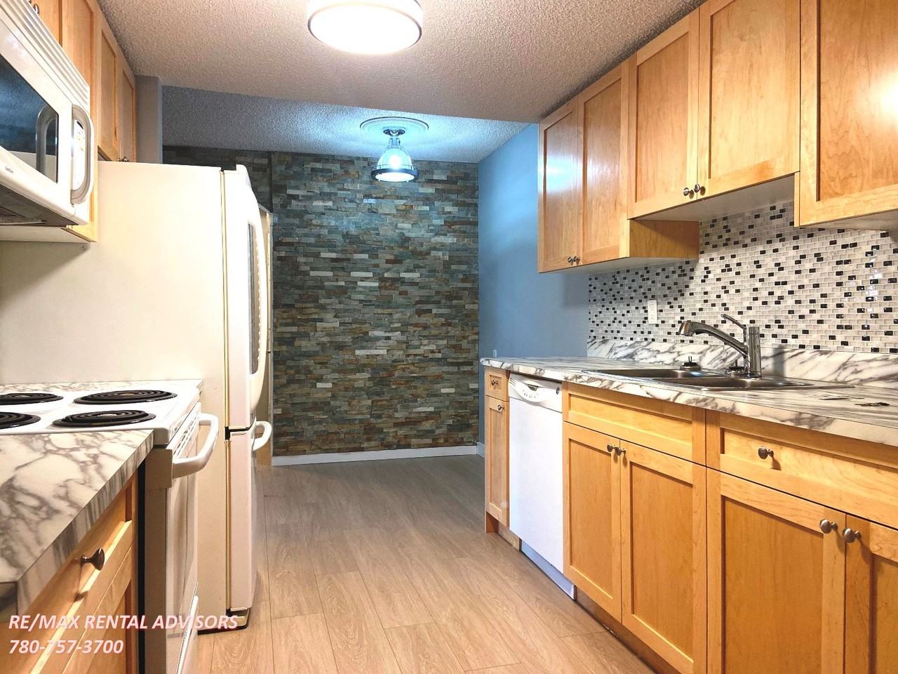 9329 104 Ave Nw - Photo 4 of 22