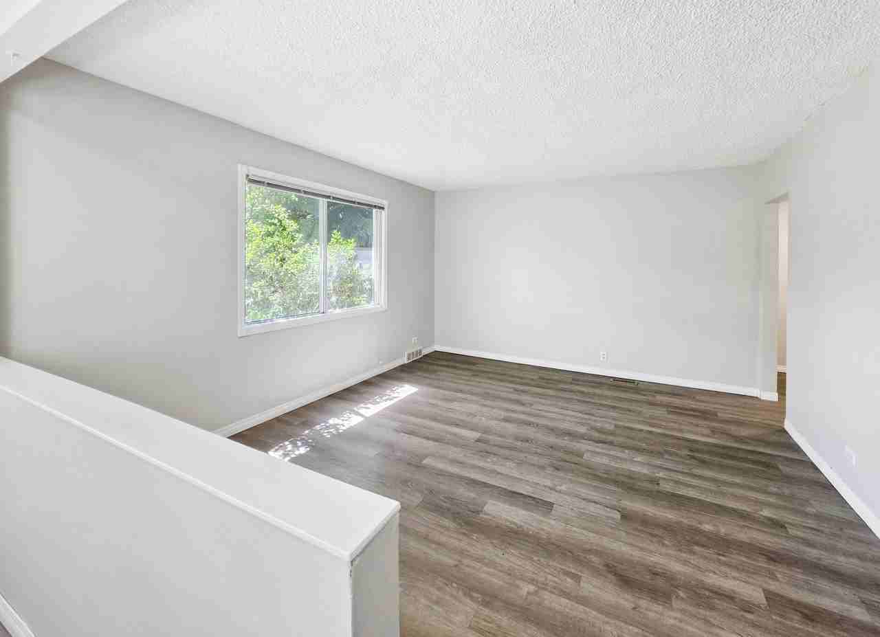 424 32 Ave Nw - Photo 4 of 21