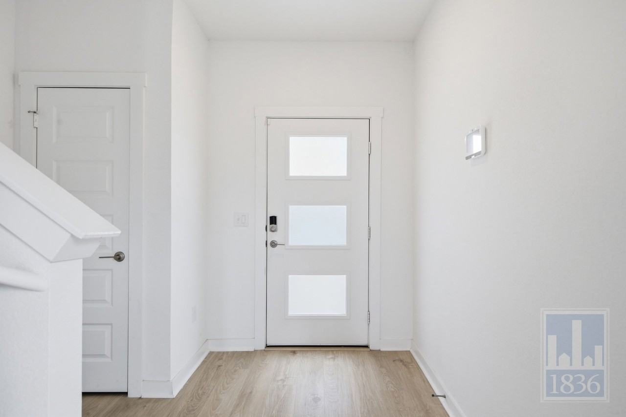 10925 Tildon Ave - Photo 2 of 50