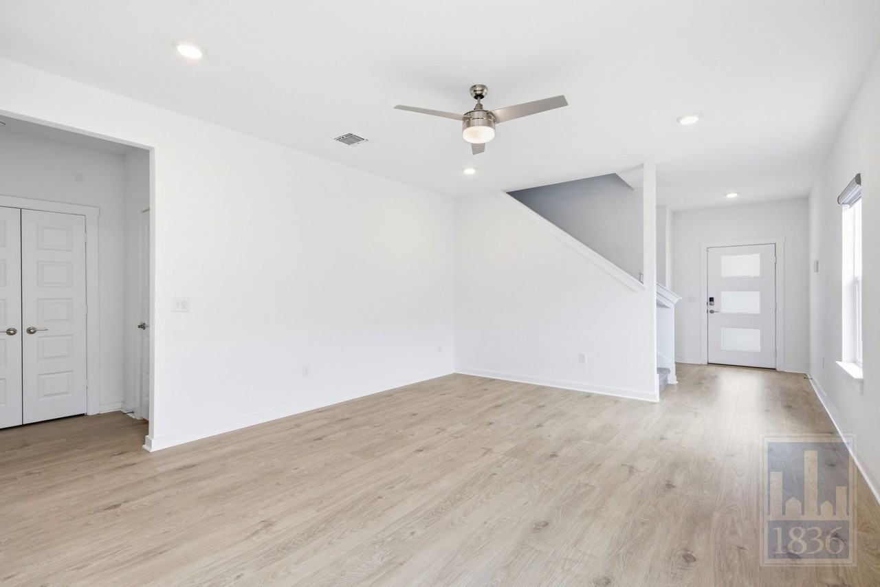 10925 Tildon Ave - Photo 3 of 50