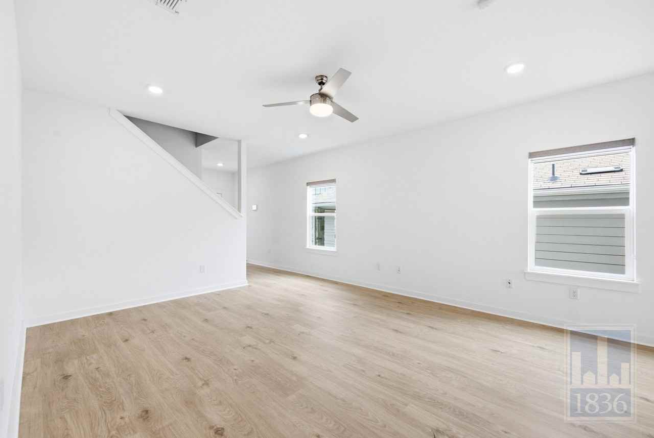 10925 Tildon Ave - Photo 4 of 50