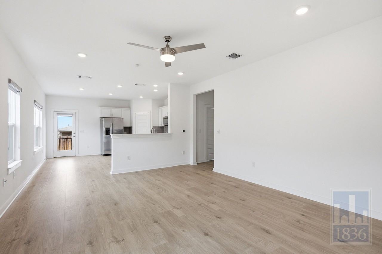 10925 Tildon Ave - Photo 6 of 50