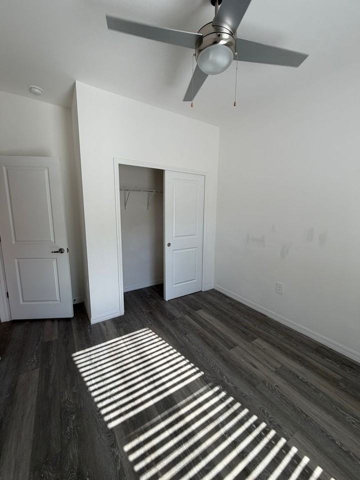 1095 Highlands Rd - Photo 3 of 15