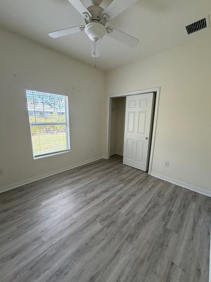 1060 San Cristobal Ave - Photo 5 of 27