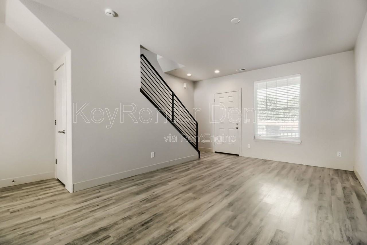 13630 Garfield St #D - Photo 2 of 12