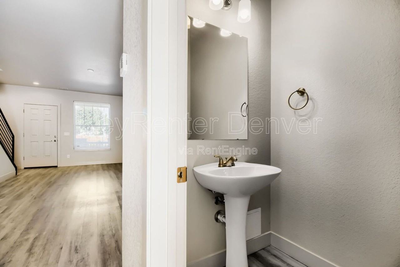 13630 Garfield St #D - Photo 6 of 12