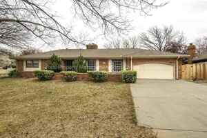 featured image of 244 N Live Oak Ln