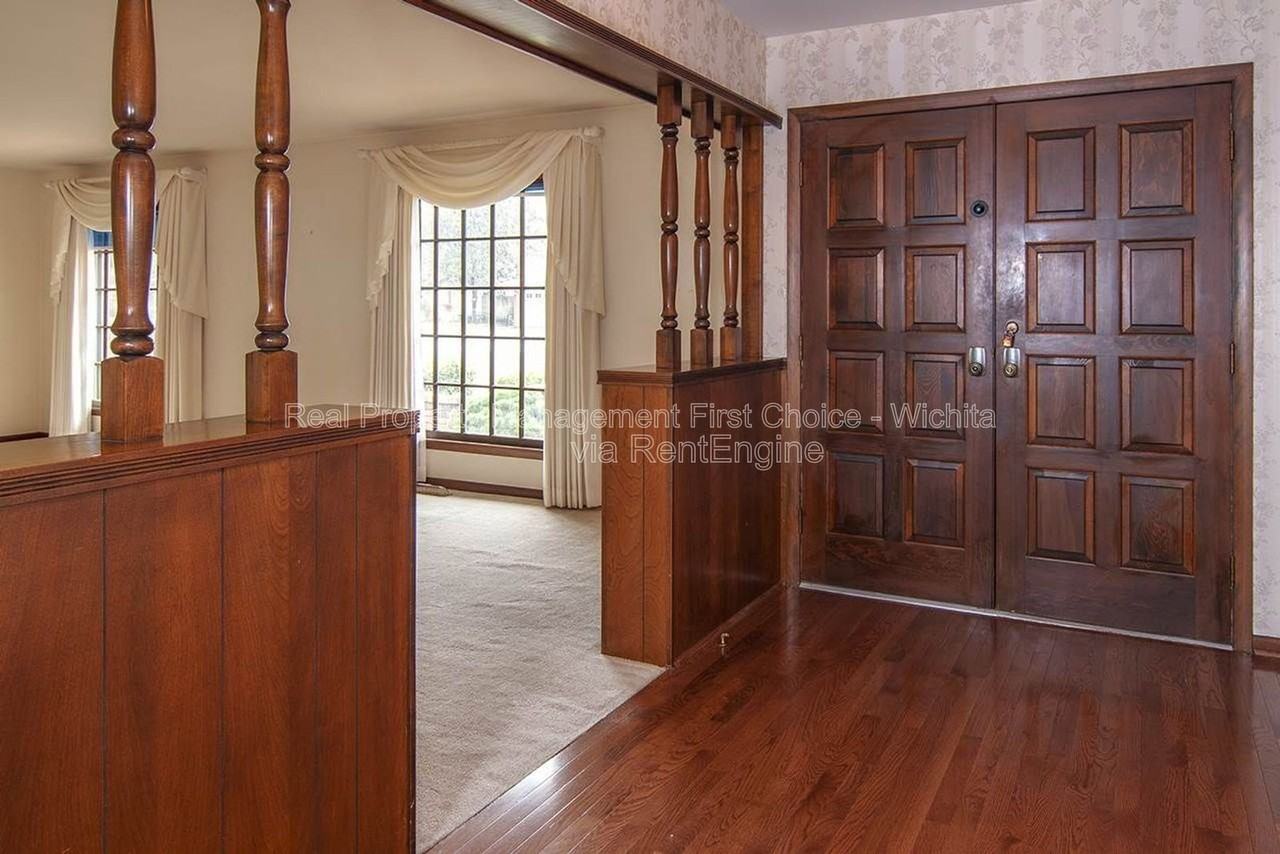 244 N Live Oak Ln - Photo 4 of 31